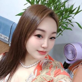 丰满肥臀少妇