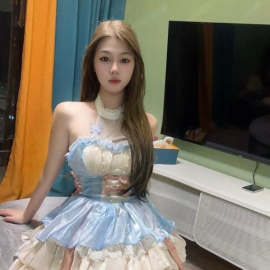 反差美女萌萌
