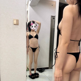 前凸后翘骚妹子