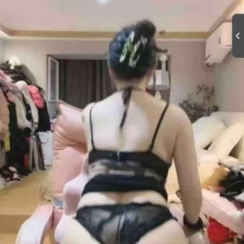 服装批发生意老板娘